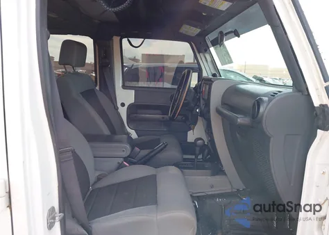 2009 Jeep Wrangler Unlimited X z USA, uszkodzony, nr VIN 1J4GA39109L746222